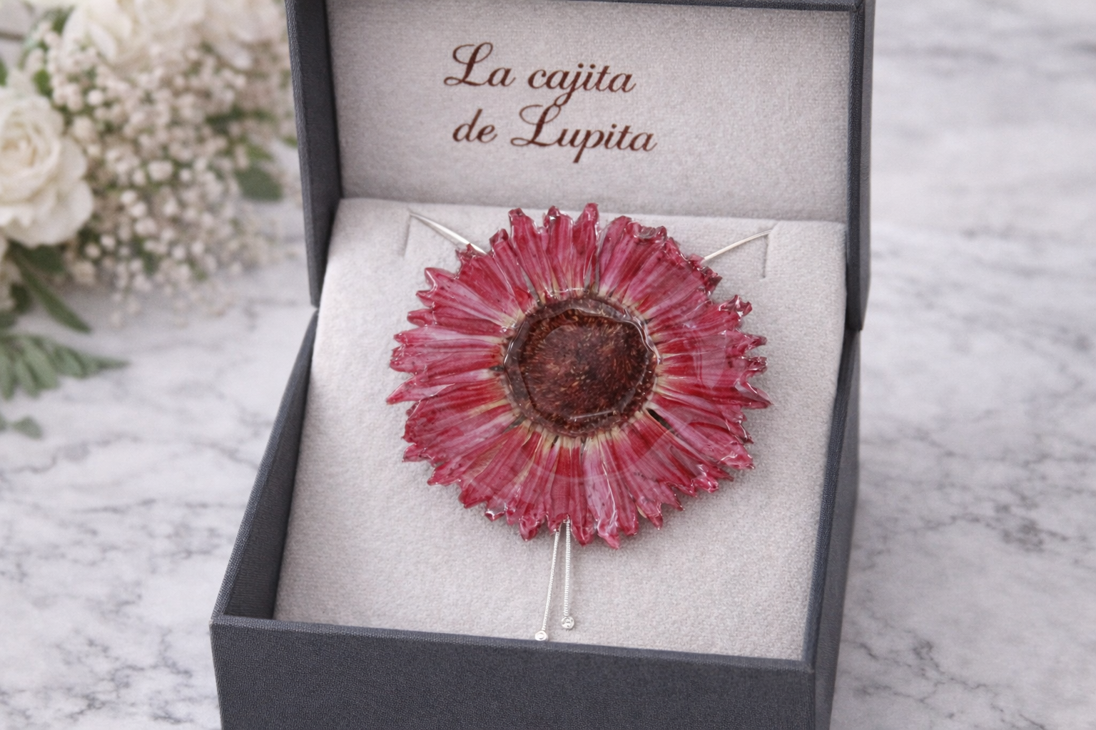 Collar Flor Radiante Carmesí